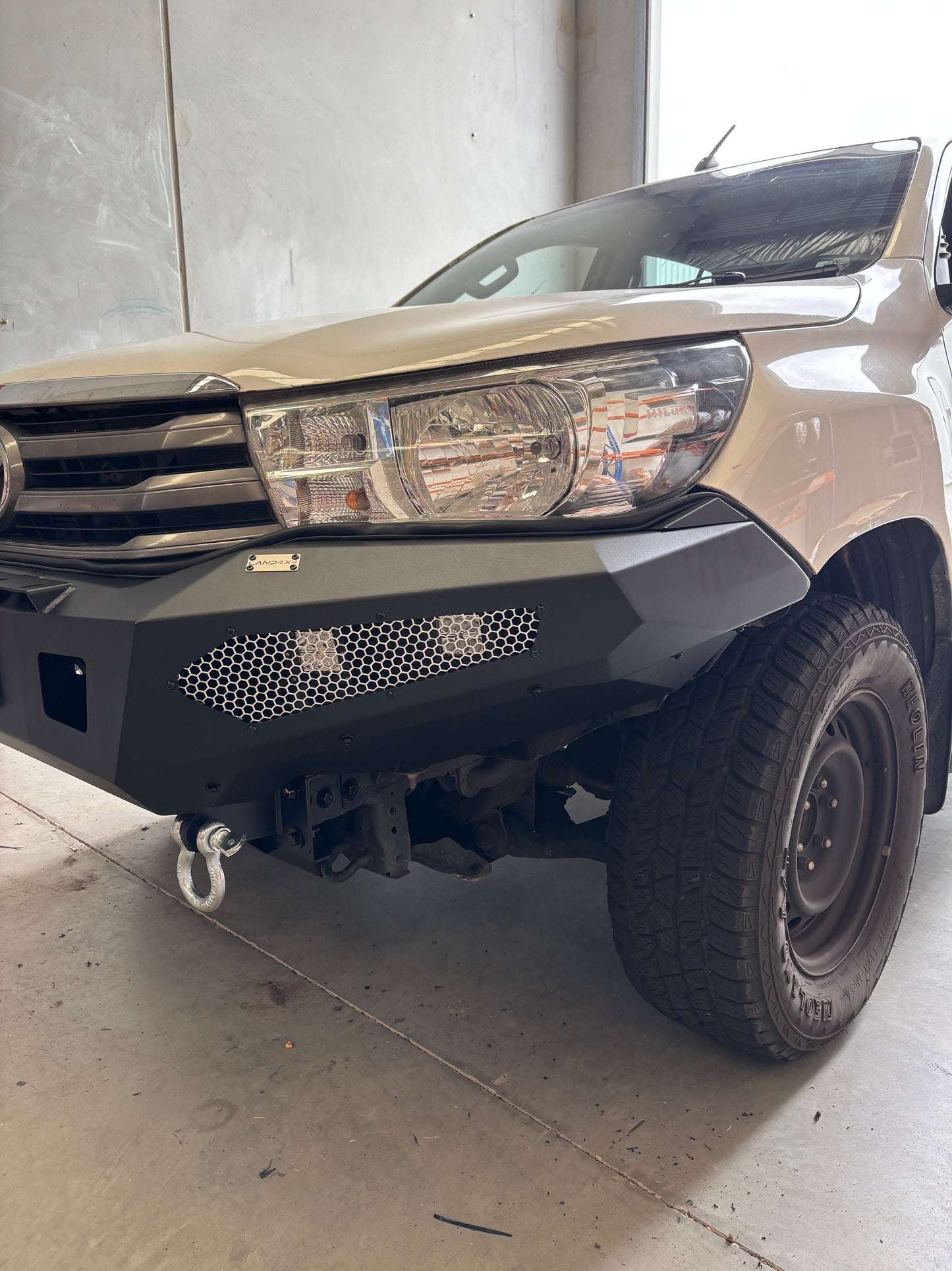 Front Winch Bar Fits 2015-2018 Toyota HiLux ( On Clearance )