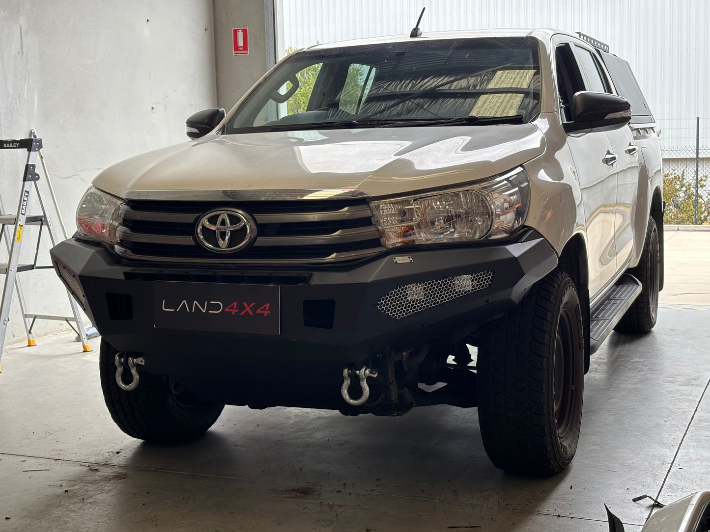 Front Winch Bar Fits 2015-2018 Toyota HiLux ( On Clearance )