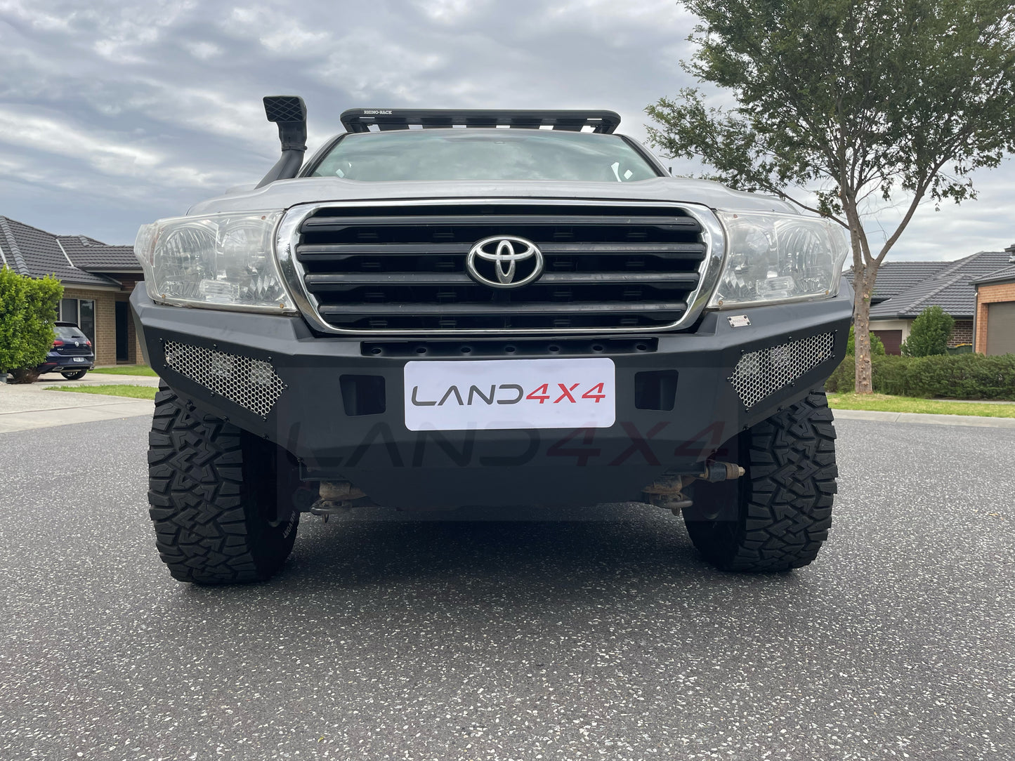 2008-2014 Toyota Landcruiser 200 front winch bar - LAND4X4