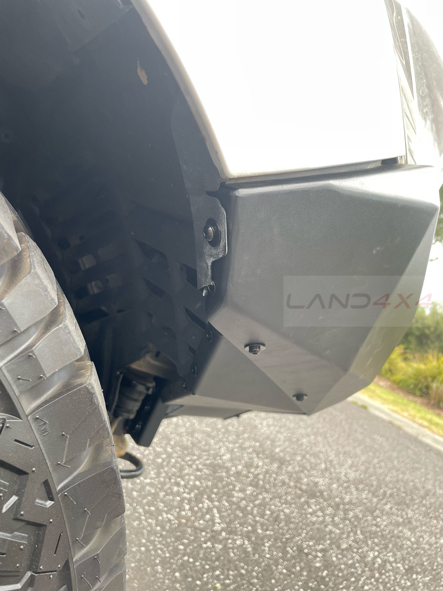 2008-2014 Toyota Landcruiser 200 front winch bar - LAND4X4