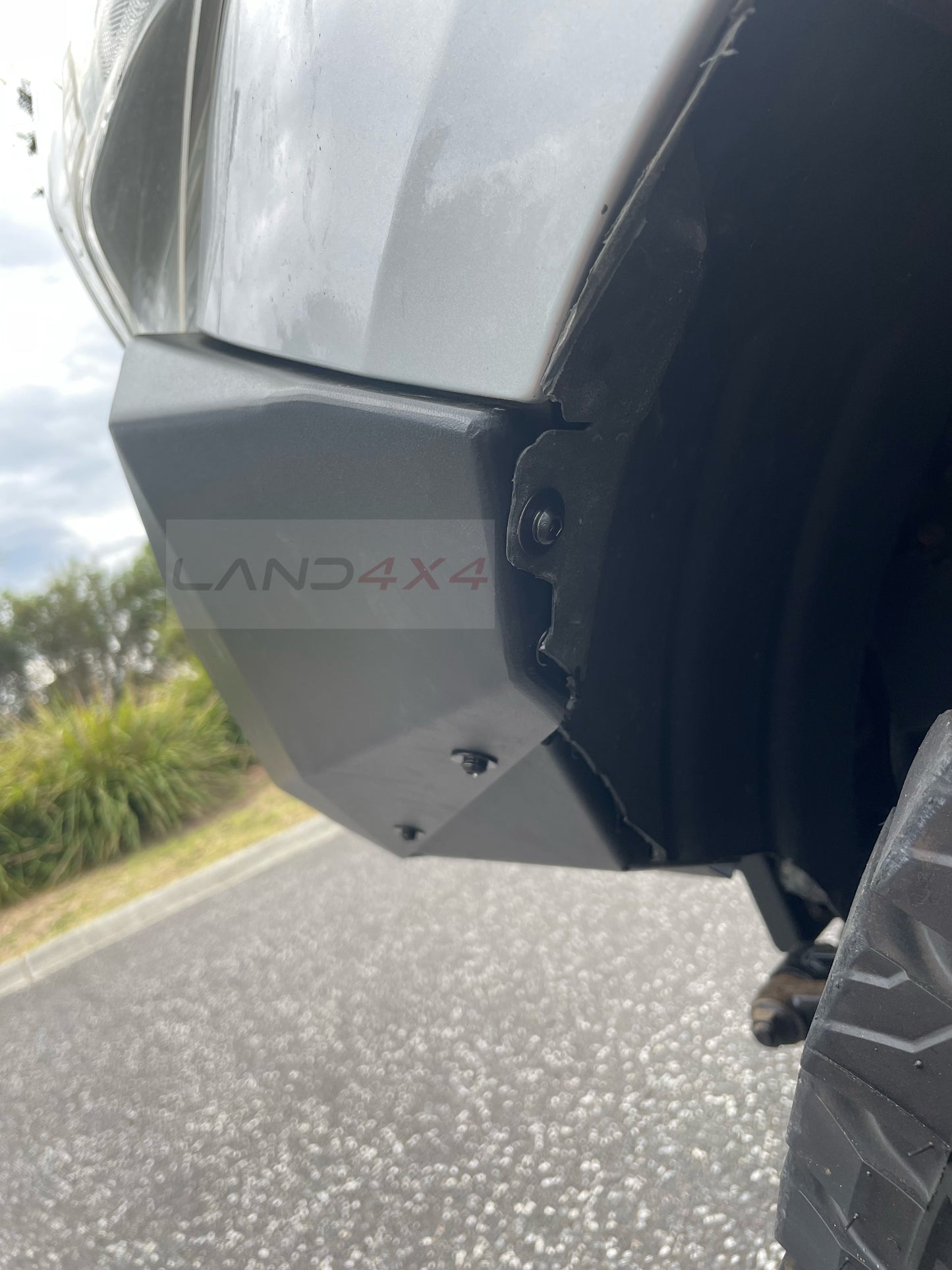 2008-2014 Toyota Landcruiser 200 front winch bar - LAND4X4