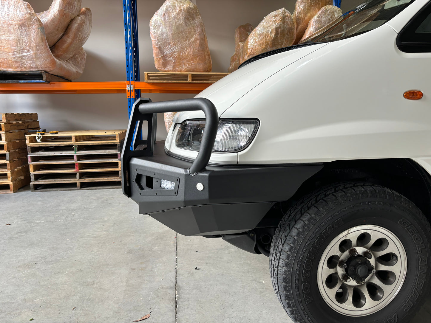 1998-2006 MITSUBISHI Delica L400  - Series 2 front bull bar