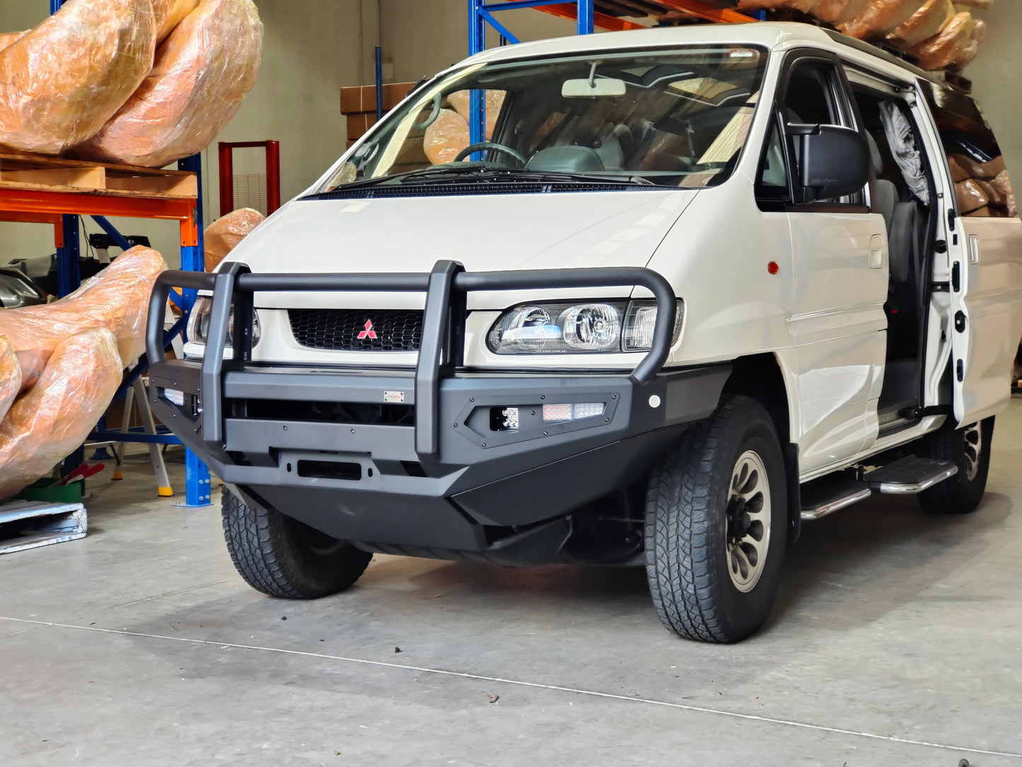 1998-2006 MITSUBISHI Delica L400  - Series 2 front bull bar
